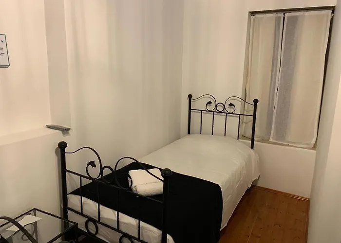 Jasmine Han/Misafirhane