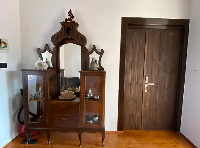 Jasmine Han/Misafirhane