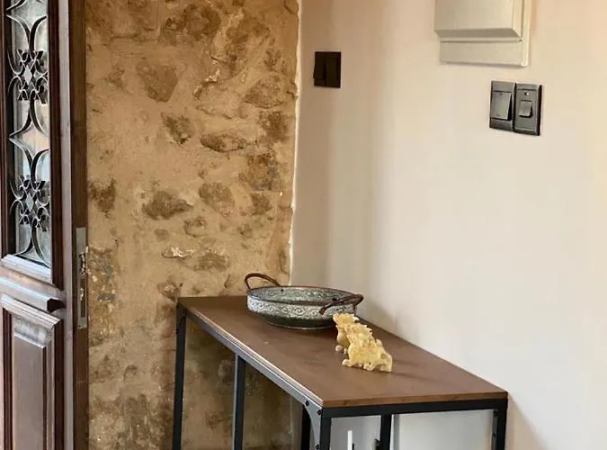 Jasmine Han/Misafirhane *